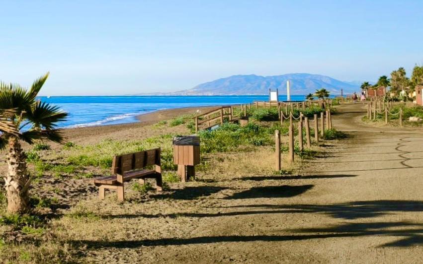 Atico Con Piscina, Golf, Vistas Al Mar Lejlighed Torre de Benagalbon Eksteriør billede